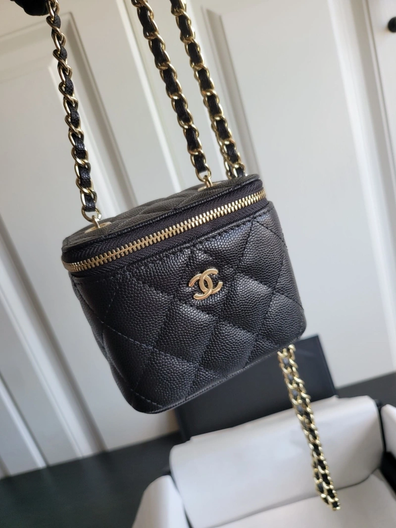 Ch**el cosmetic bags 4017-0361