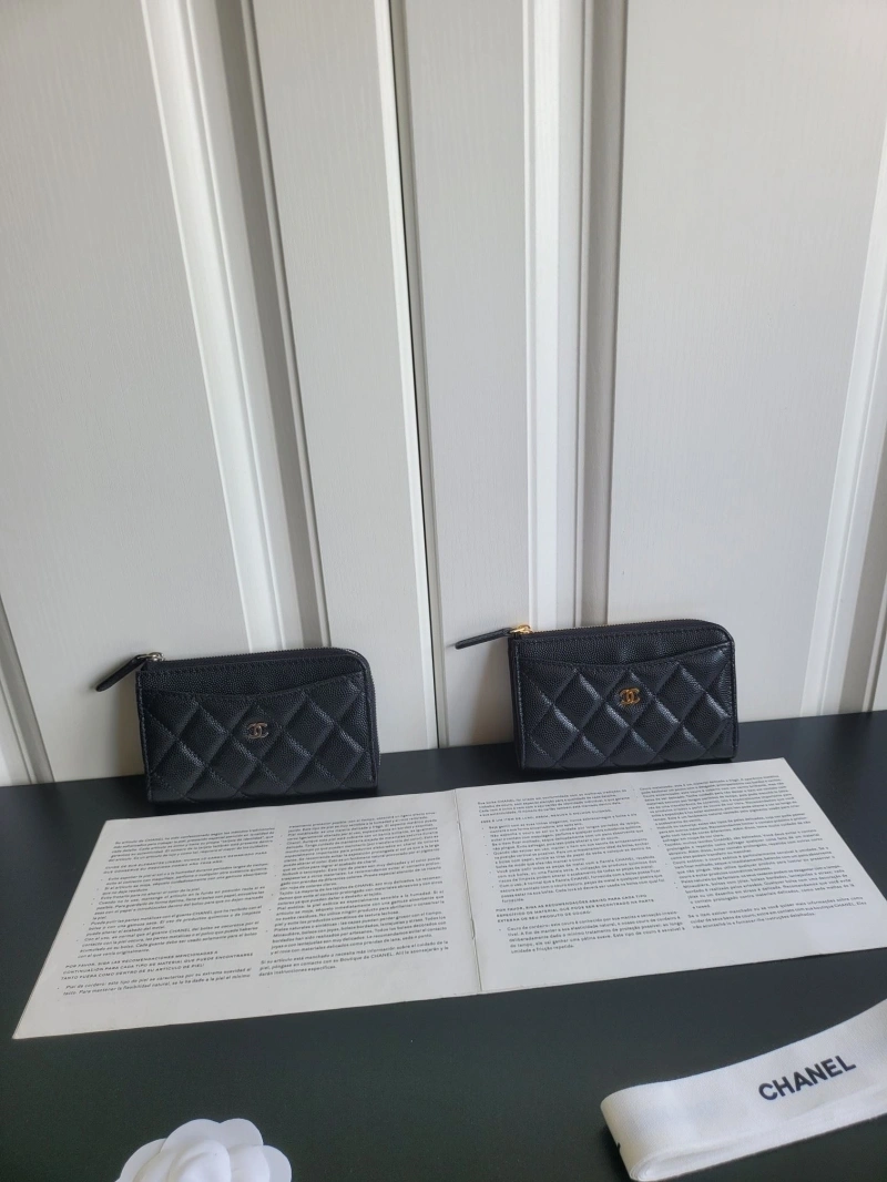 Ch**el wallets 4017-1165