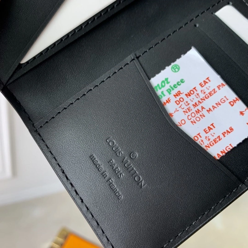 LV Wallets 4048I-0179