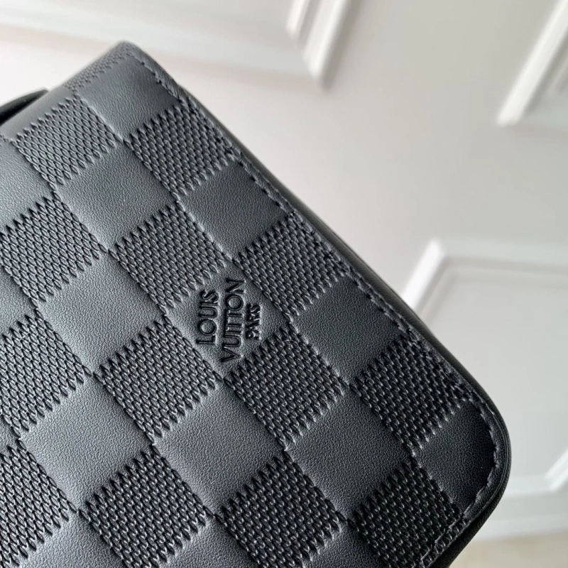 LV Wallets 4048I-0183