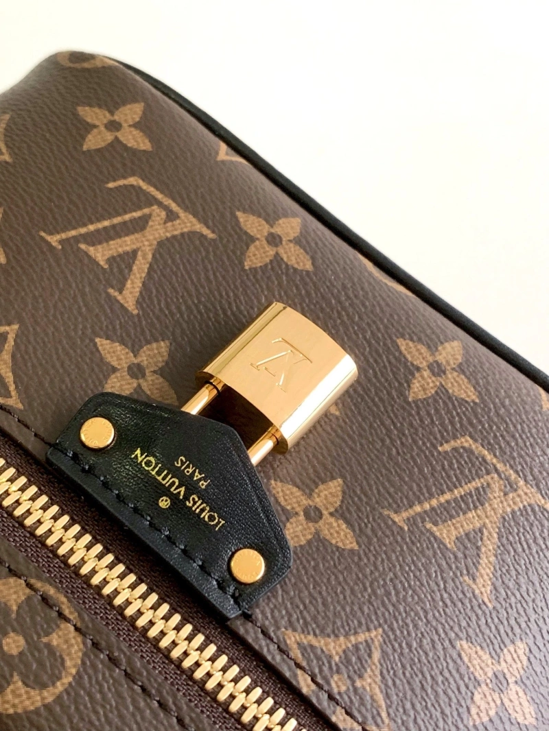 LV Cosmetic Bags 4056D-0417