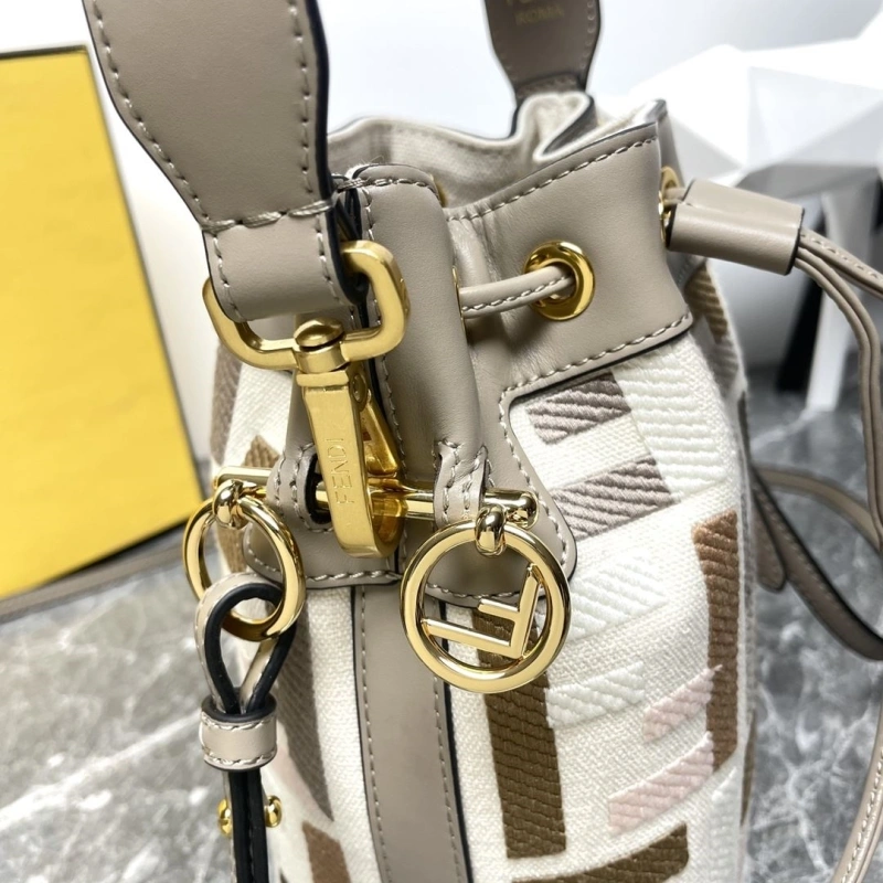 F**di bucket bags 4081-0038