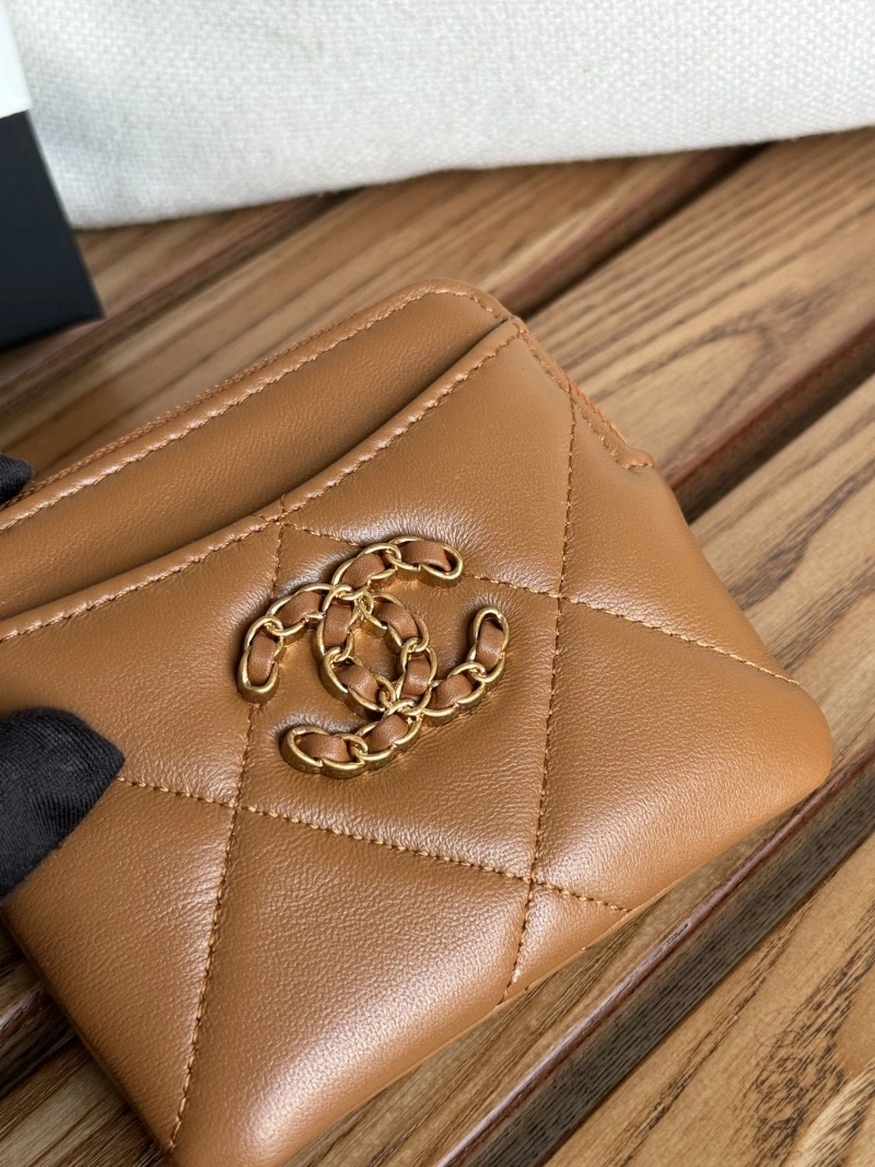 Ch**el wallets 4081-0124