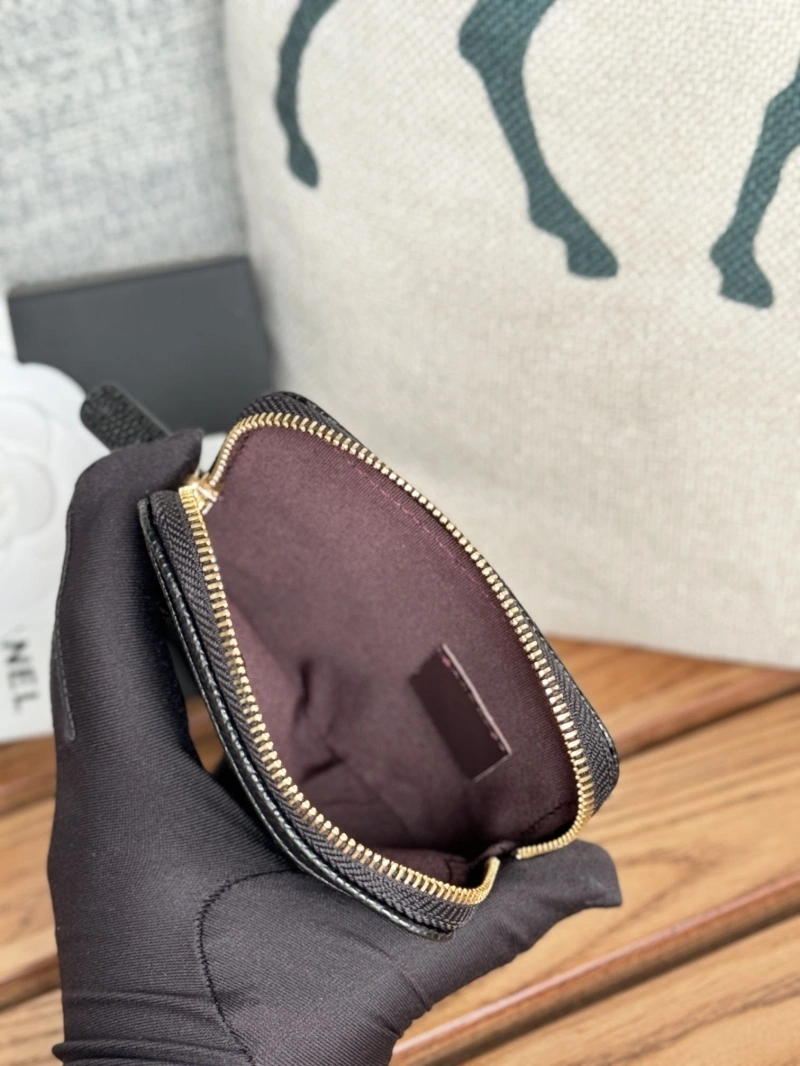 Ch**el wallets 4081-0136