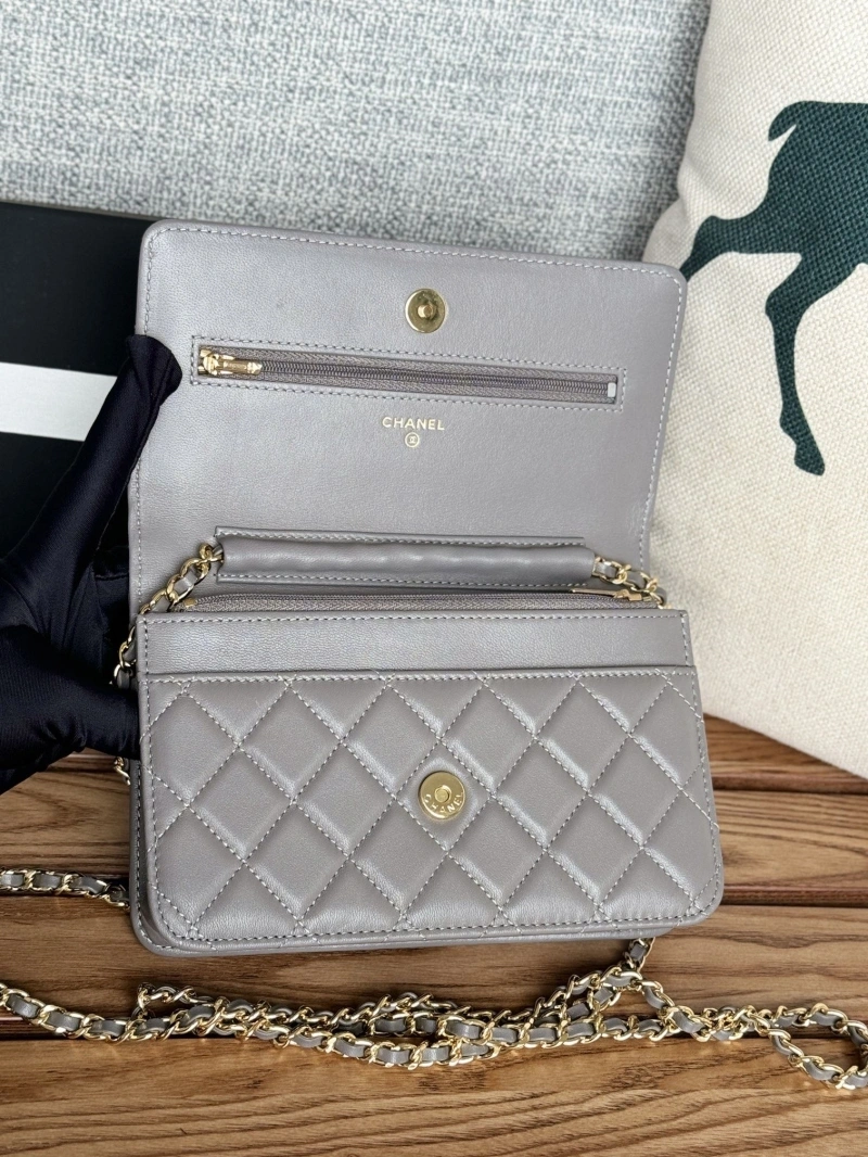 Ch**el wallets 4081-0151