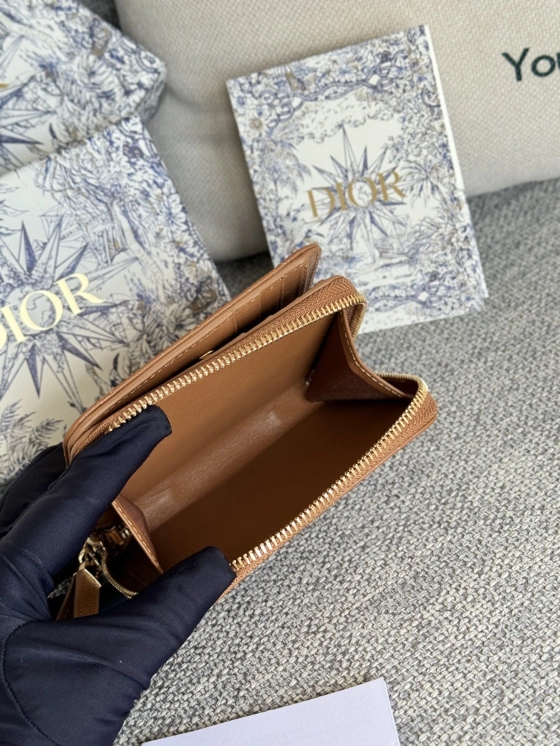D10r wallets 4081-0672