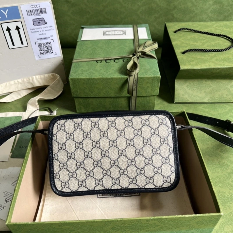 Gvc*1 clutch bags 4094b-0315