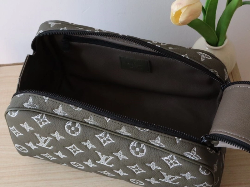 LV Cosmetic Bags 4178A-0108