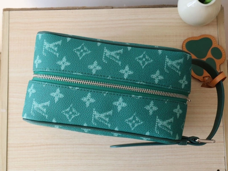 LV Cosmetic Bags 4178A-0132