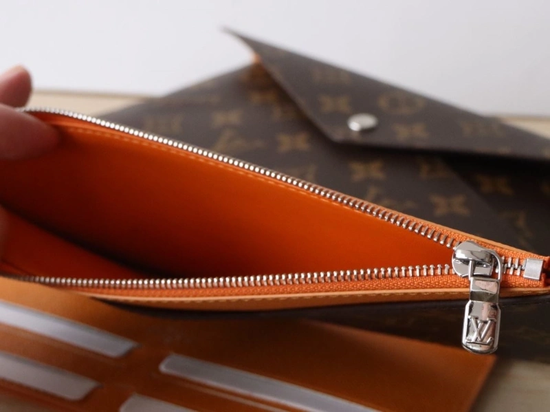 LV Clutch Bags 4178A-0207