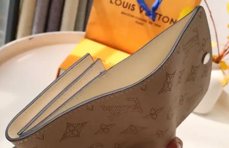 LV Wallets 4178D-0003