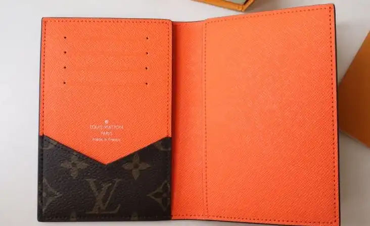 LV Wallets 4178D-0010