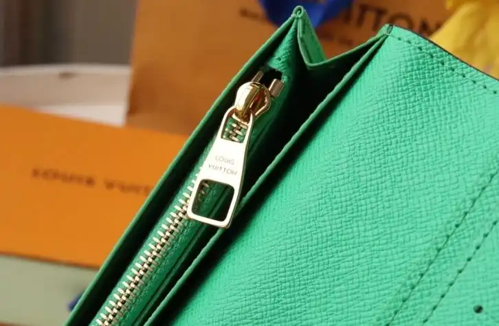 LV Wallets 4178D-0018