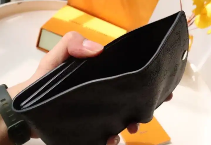 LV Wallets 4178D-0087