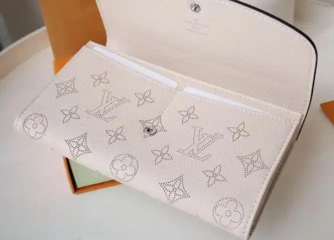 LV Wallets 4178D-0096