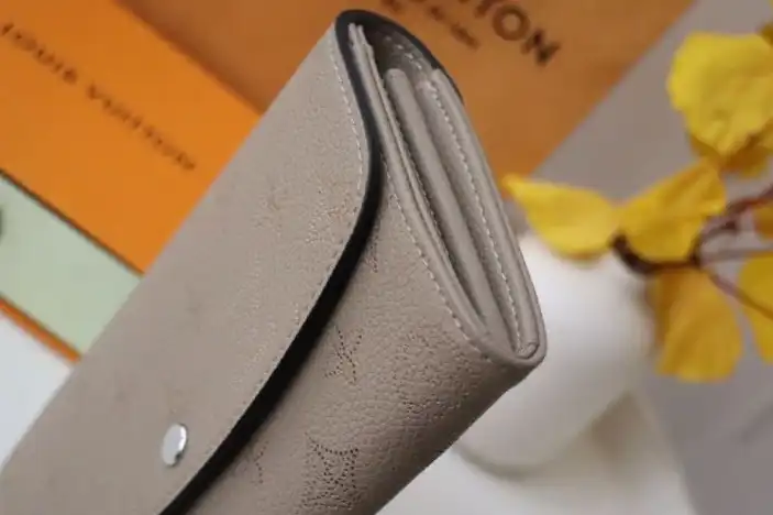 LV Wallets 4178D-0098