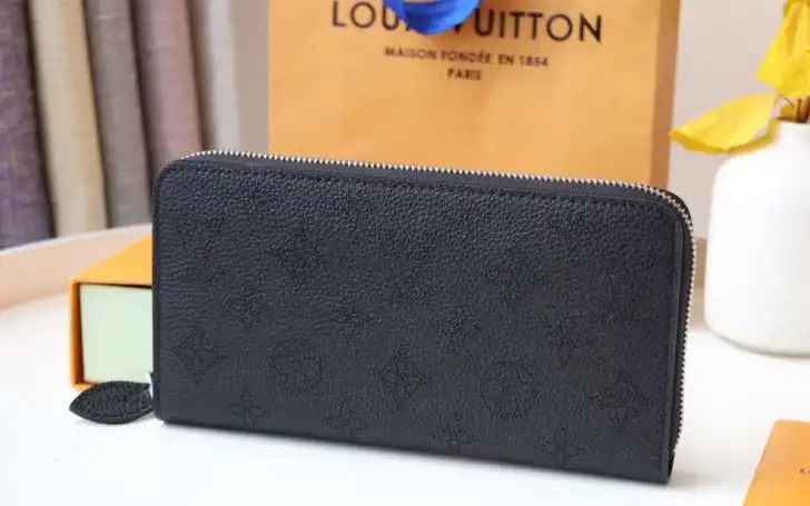 LV Wallets 4178D-0102