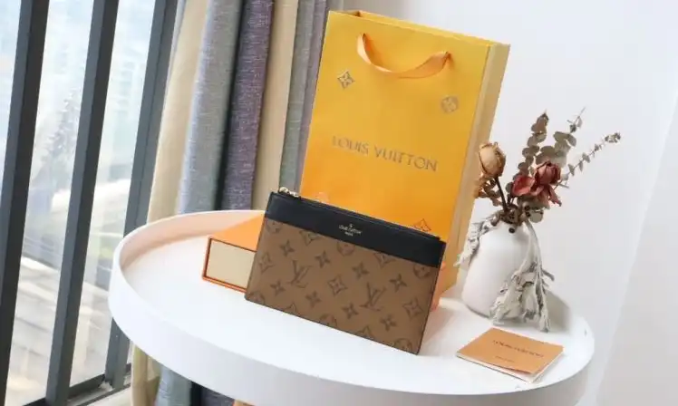 LV Wallets 4178D-0103