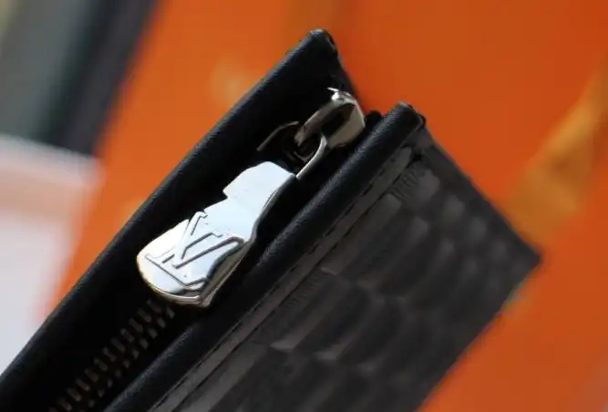 LV Wallets 4178D-0127