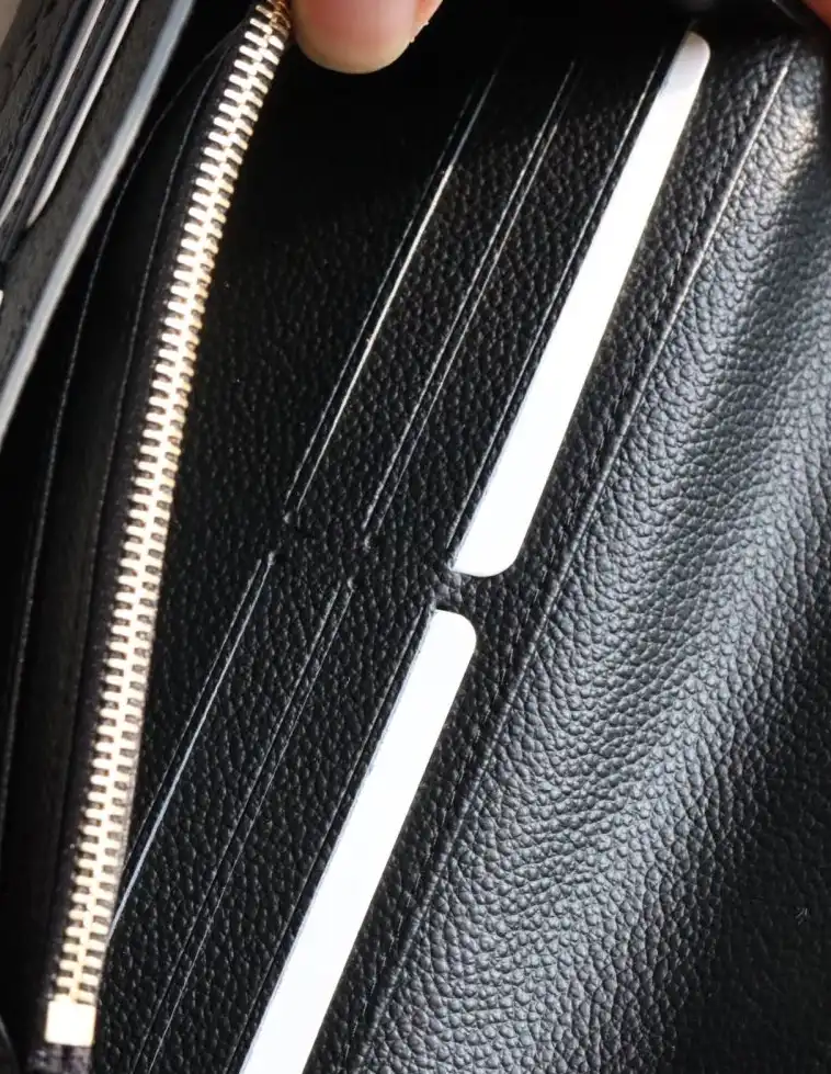 LV Wallets 4178D-0133