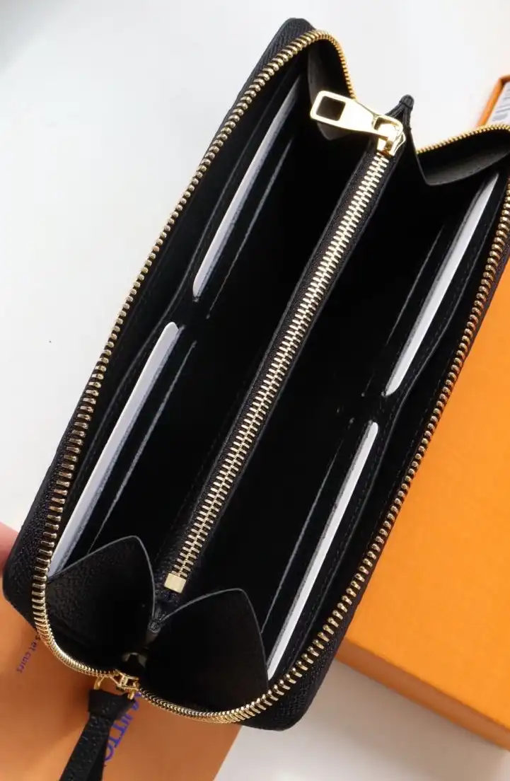 LV Wallets 4178D-0134