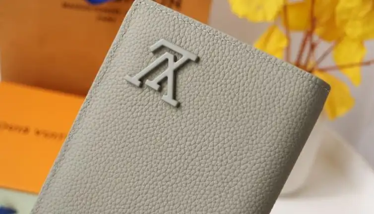 LV Wallets 4178D-0138