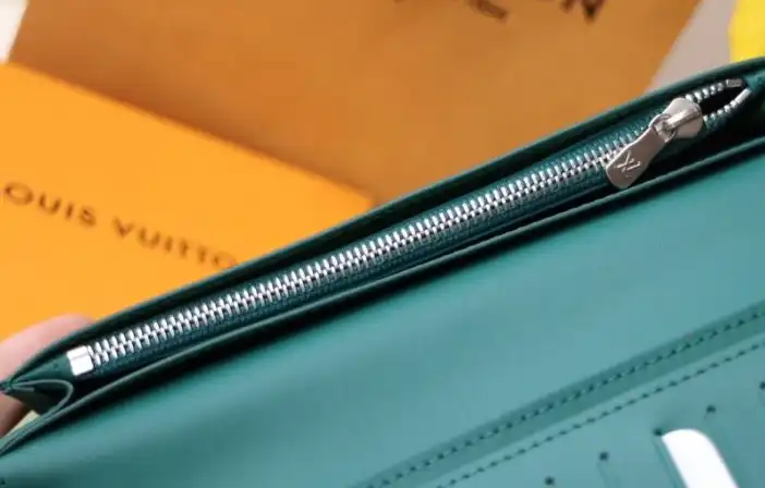 LV Wallets 4178D-0141