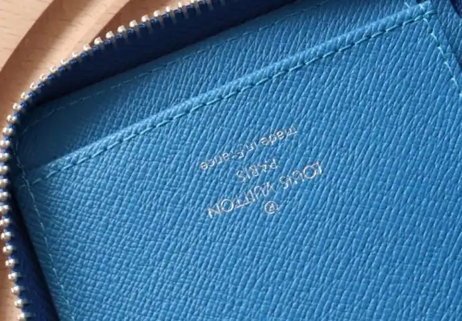 LV Wallets 4178D-0192