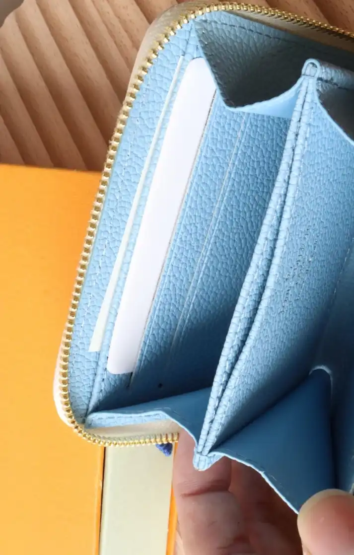 LV Wallets 4178F-0003