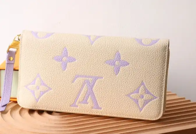 LV Wallets 4178F-0004