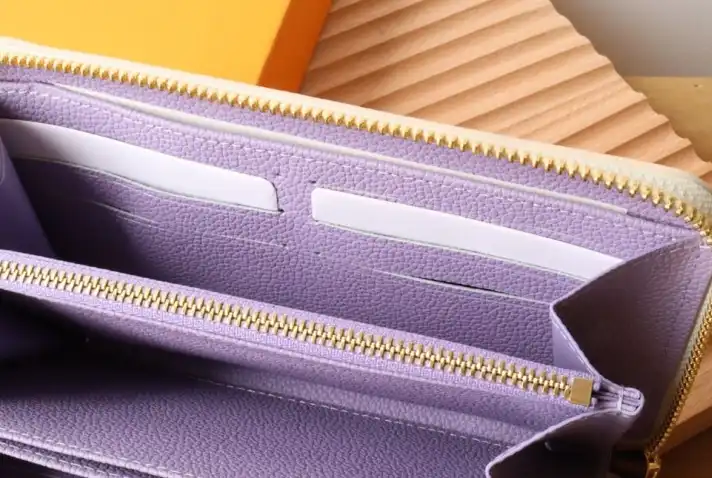 LV Wallets 4178F-0004