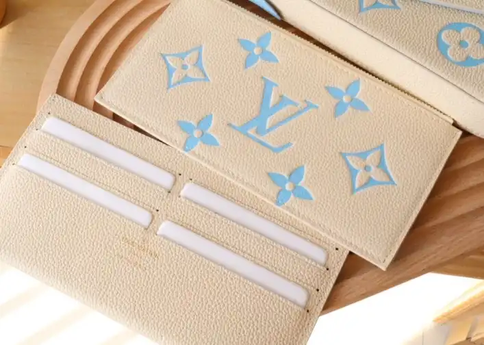 LV Wallets 4178F-0033