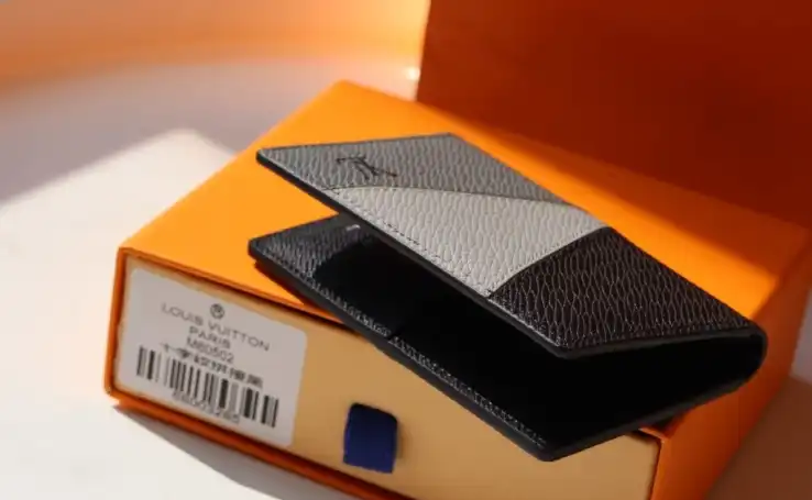 LV Wallets 4178F-0083