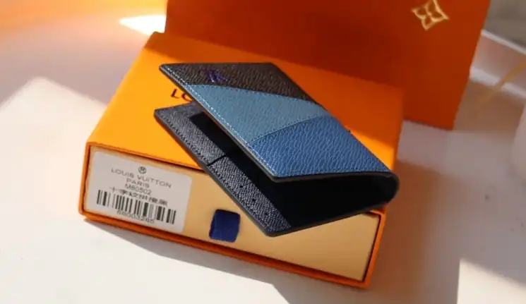 LV Wallets 4178F-0084