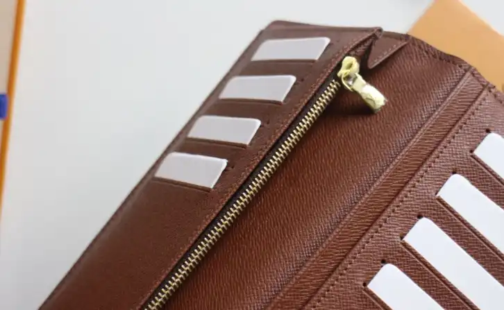LV Wallets 4178F-0096