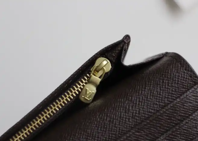 LV Wallets 4178F-0097