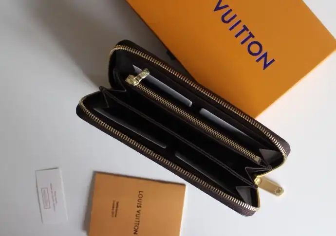 LV Wallets 4178F-0100