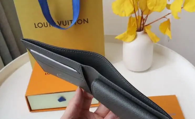 LV Wallets 4178F-0102