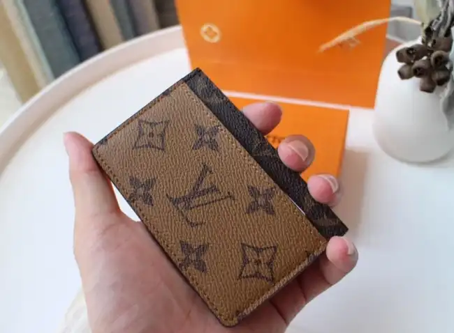 LV Wallets 4178F-0122