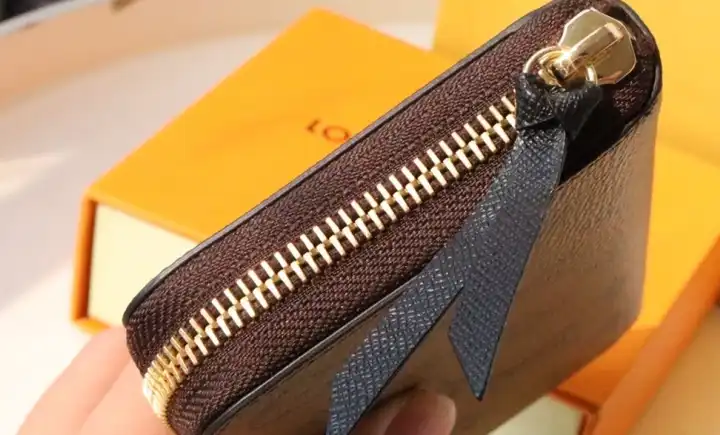 LV Wallets 4178F-0124