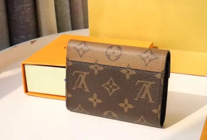 LV Wallets 4178F-0125