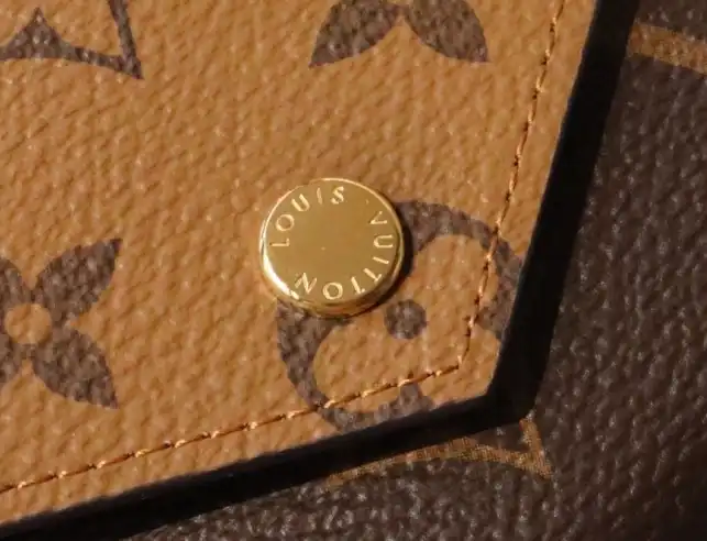 LV Wallets 4178F-0125