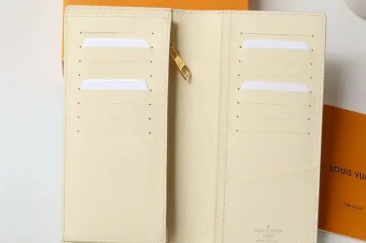 LV Wallets 4178G-0056