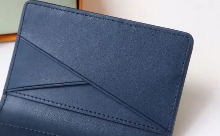 LV Wallets 4178G-0100