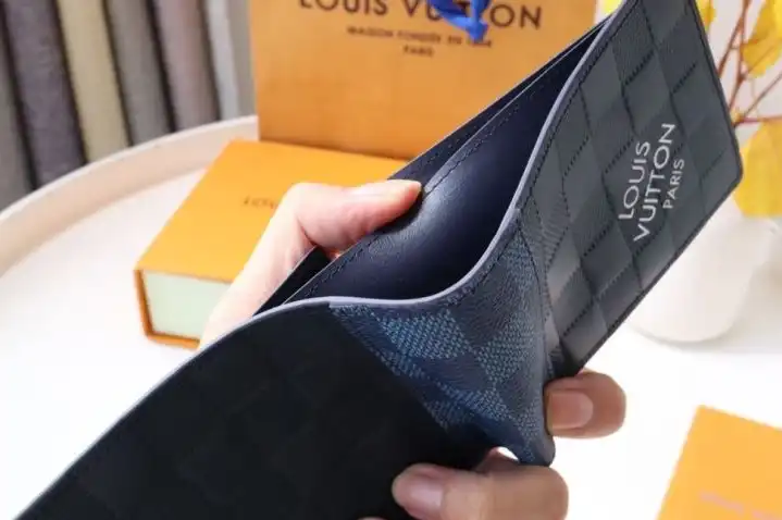 LV Wallets 4178G-0101