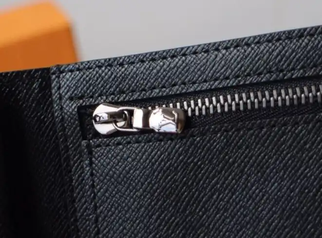 LV Wallets 4178G-0127