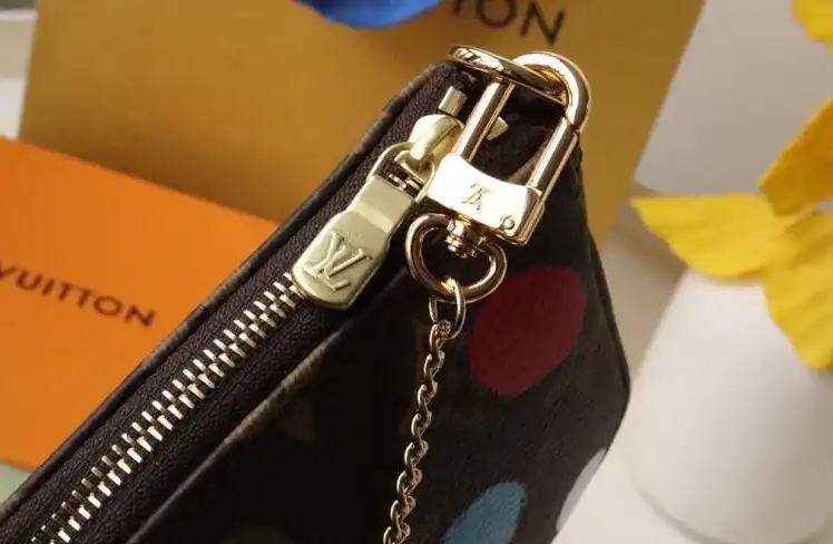 LV Wallets 4178G-0175
