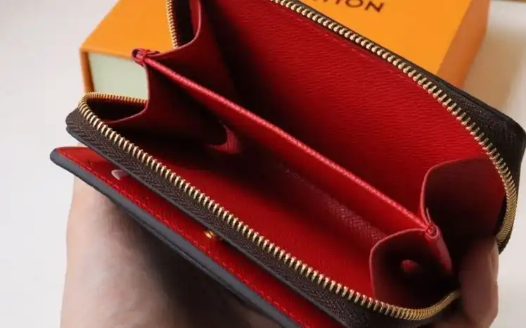 LV Wallets 4178G-0179