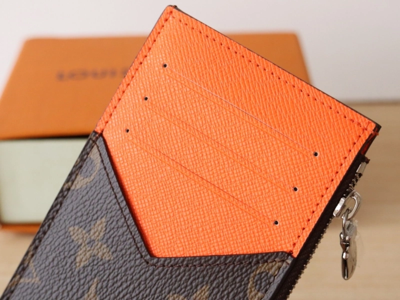 LV Wallets 4192A-0033