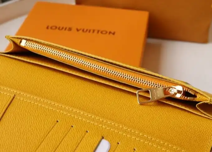 LV Wallets 4192D-0004